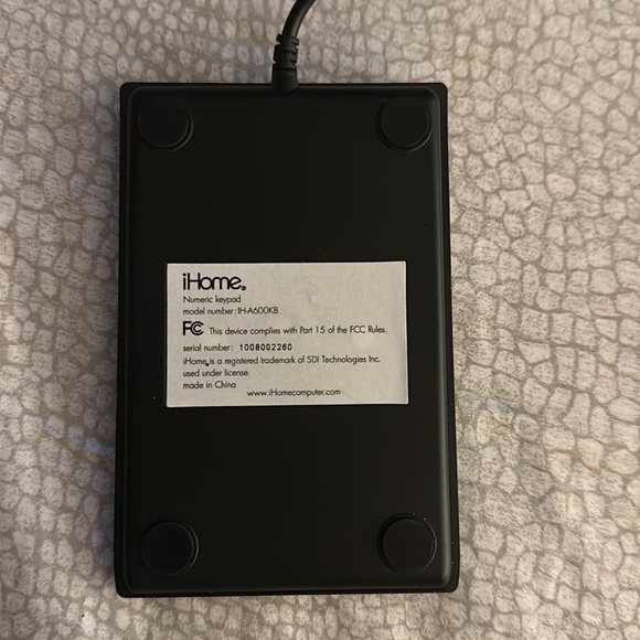 iHome Numeric Keypad (IH-A600KB) wired - Picture 2 of 3